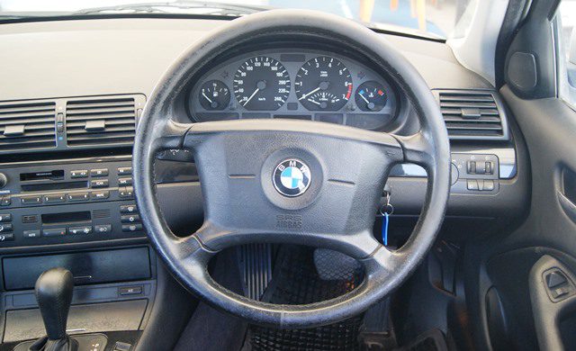 #3503-BMW 320i