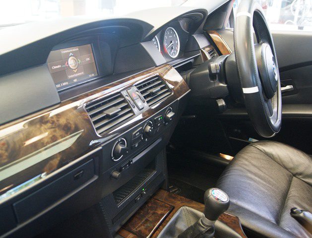 #3508-BMW 520i