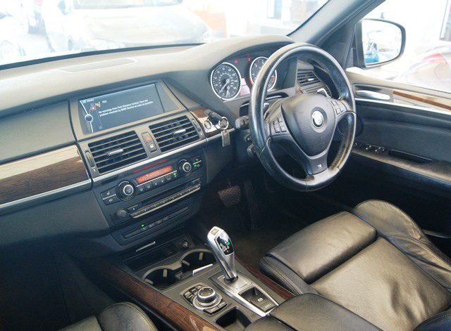 #3716-BMW X5 SERIES E70 // X-DRIVE 30d