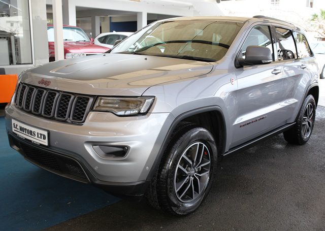 #3828-JEEP GRAND CHEROKEE TRAIL RATED